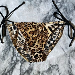 Venus Leopard Cheetah Animal Print String Side Tie Cheeky Bikini EUC Size 8